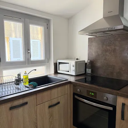 Apartment T2 Renovee En Centre Ajaccio